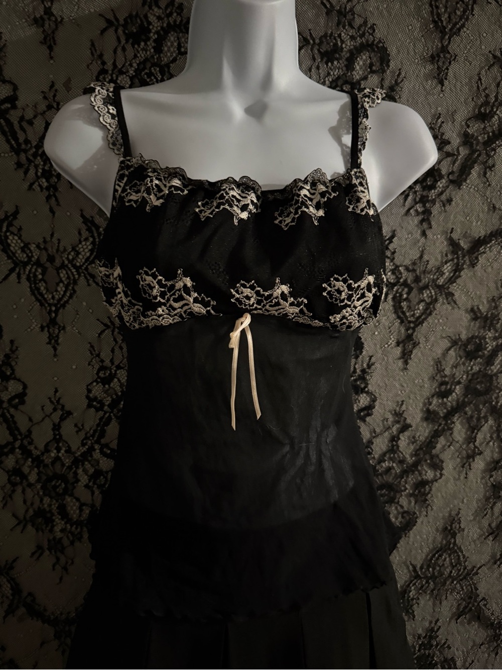 vintage Y2K Gilligan & O'Malley black mesh camisole